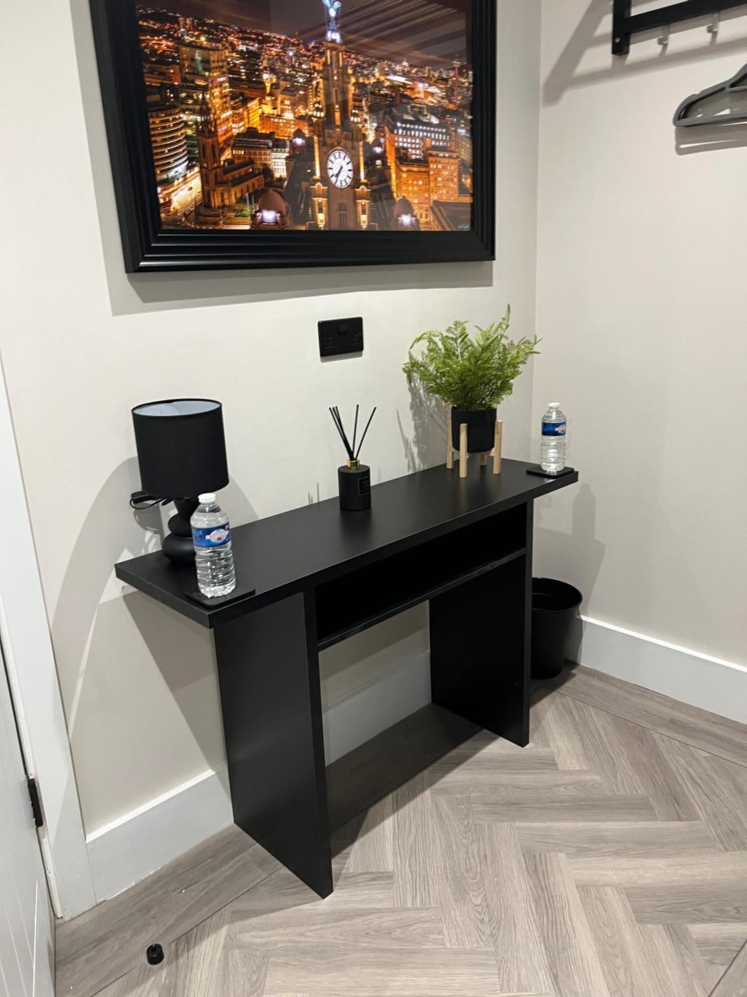 128 Anfield Road Hotel Liverpool Room photo
